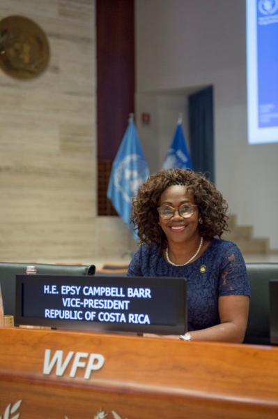 The Vice-President of the Republic of Costa Rica visits the Auditorium for a photo opportunity. Photo Credit: WFP/Giulio dAdamo