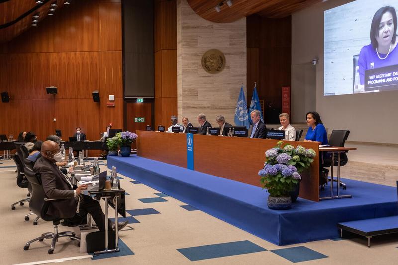 H.E. L. Magagi, Niger Humanitarian Action and Disaster Management Minister; H.E. S. Schulze, Germany Economic Cooperation and Development Federal Minister; Mr. D. Beasley, WFP ED; H.E. Md. S. Ahsan, EB President; Mr. P. Ward, Secretary to the EB; H.E. A.B. Tvinnereim, Norway International Development Minister; Ms. V. Guarnieri, WFP ED Assistant; HE A. Salam, Lebanon Economy and Trade Minister (remote); Mr Oscar Fernández-Taranco, Special Adviser of the SG on Strengthening Programmatic Integration (remote)