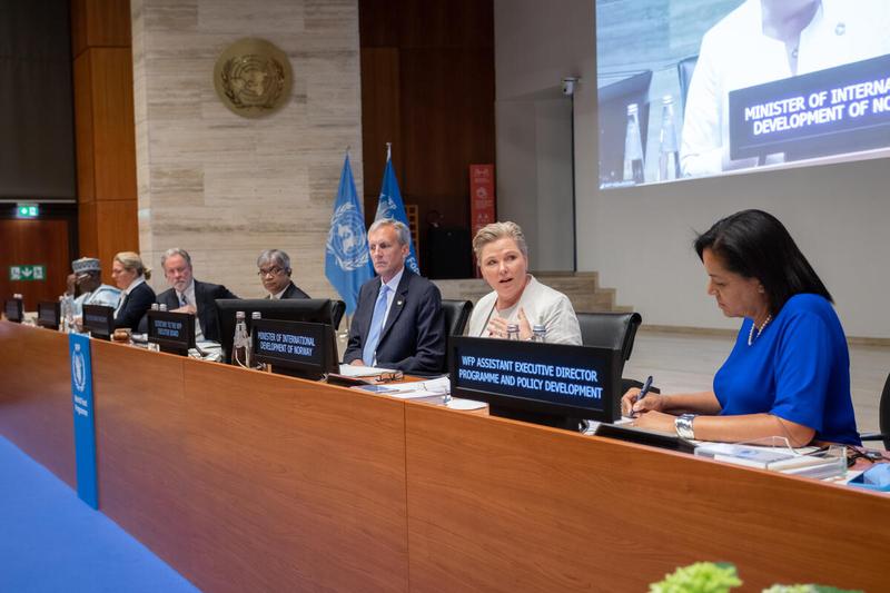 H.E. L. Magagi, Niger Humanitarian Action and Disaster Management Minister; H.E. S. Schulze, Germany Economic Cooperation and Development Federal Minister; Mr. D. Beasley, WFP ED; H.E. Md. S. Ahsan, EB President; Mr. P. Ward, Secretary to the EB; H.E. A.B. Tvinnereim, Norway International Development Minister; Ms. V. Guarnieri, WFP ED Assistant; HE A. Salam, Lebanon Economy and Trade Minister (remote); Mr Oscar Fernández-Taranco, Special Adviser of the SG on Strengthening Programmatic Integration (remote)
